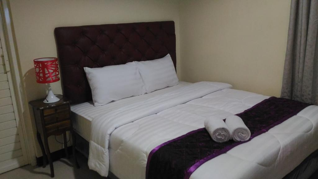 Diponegoro House Hotel ซาลาตีกา ภายนอก รูปภาพ